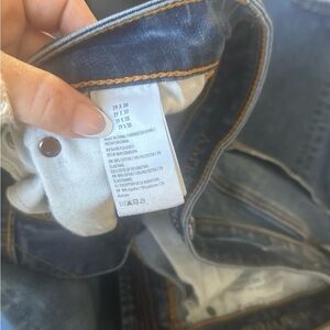 2 pair American eagle jeans